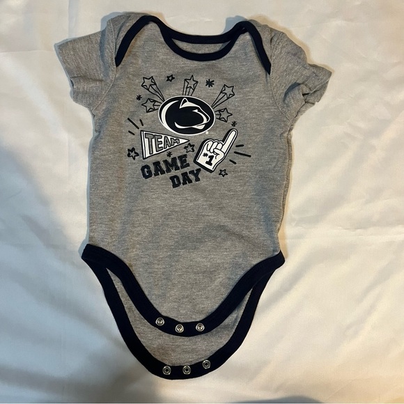 Set of Three Penn State Fan Short Sleeve Onesies in Size 3-6 Months - Picture 13 of 15